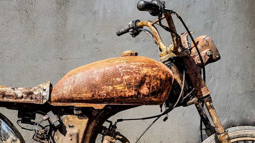 This Gas Tank Restoration Is ASMR For Bikers